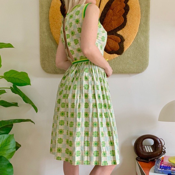 Deadstock 1950s pleated block print dress 23” XXS - Picture 3 of 7